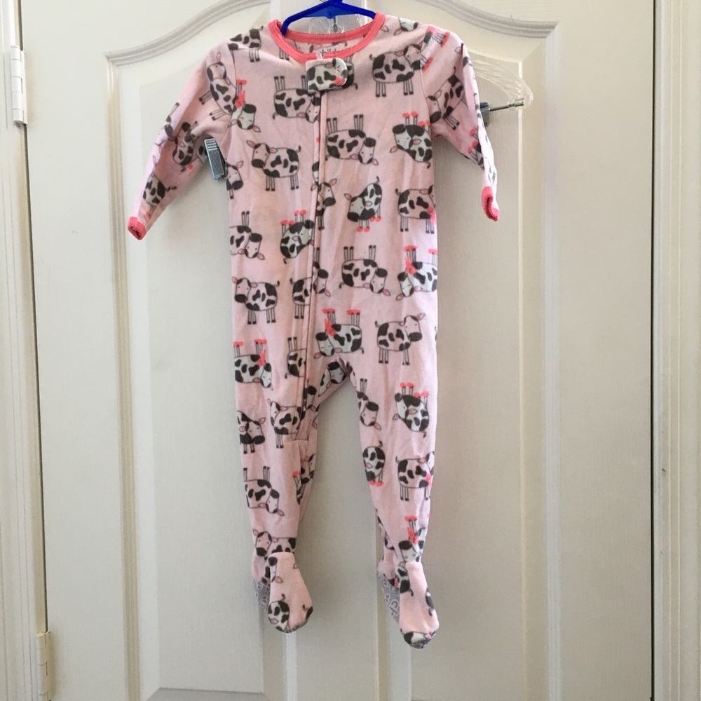 FINAL MARKDOWN Little girls footed sleeper 12 months